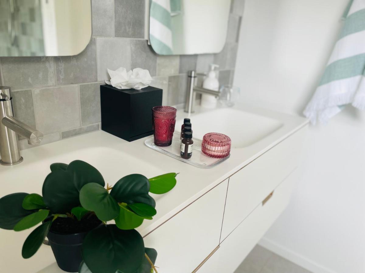 Deluxe Downtown Mount Maunganui Villa Luaran gambar