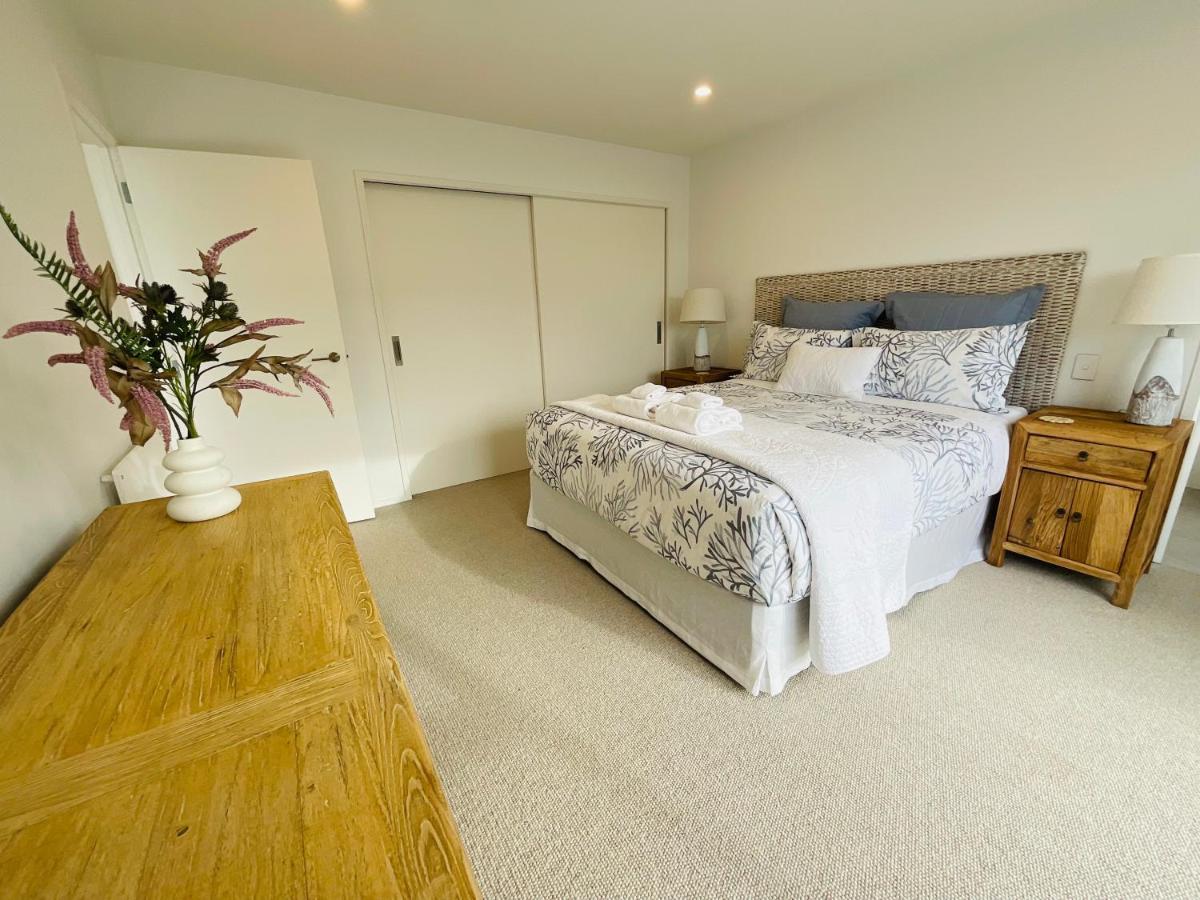 Deluxe Downtown Mount Maunganui Villa Luaran gambar