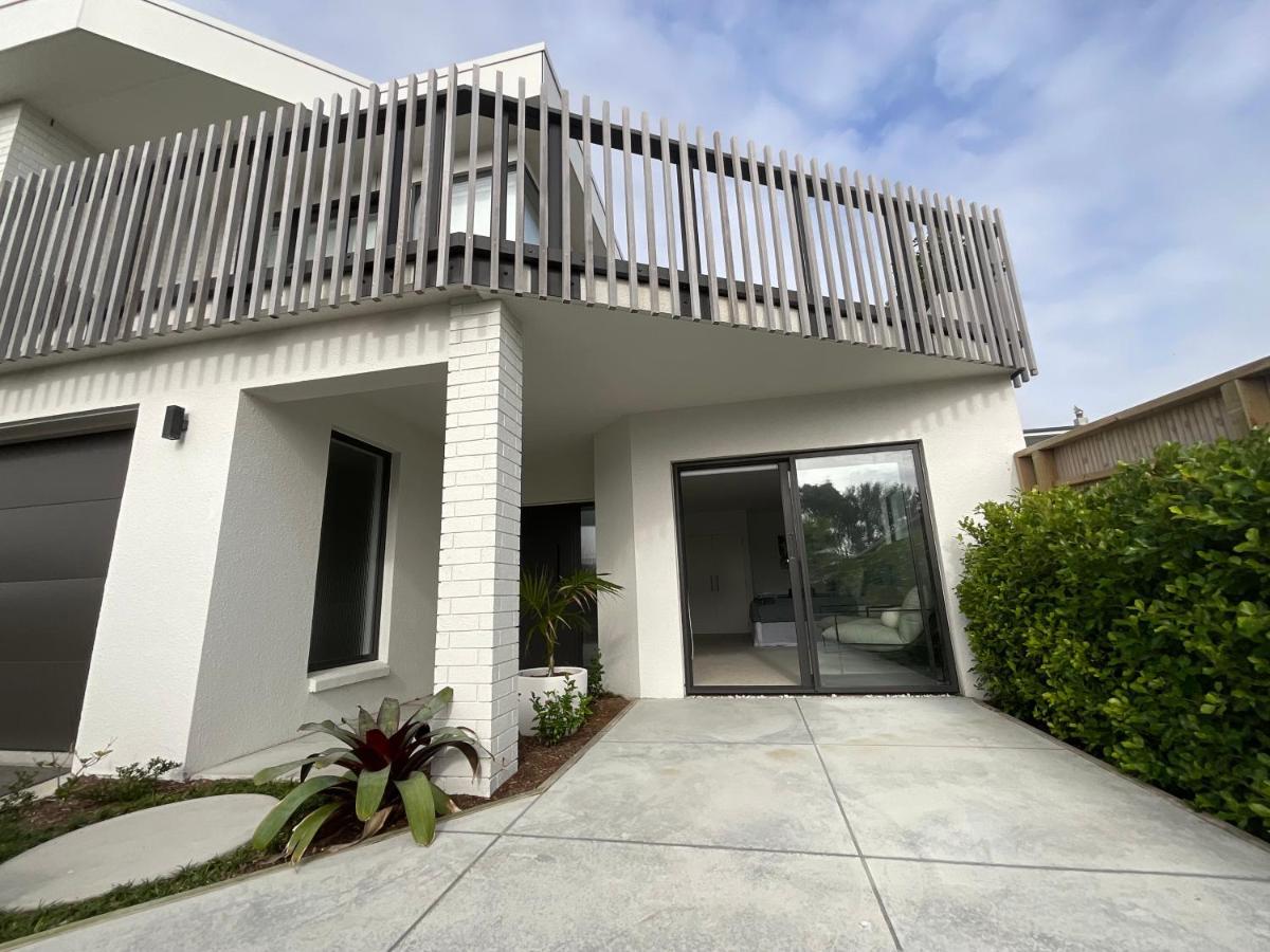Deluxe Downtown Mount Maunganui Villa Luaran gambar