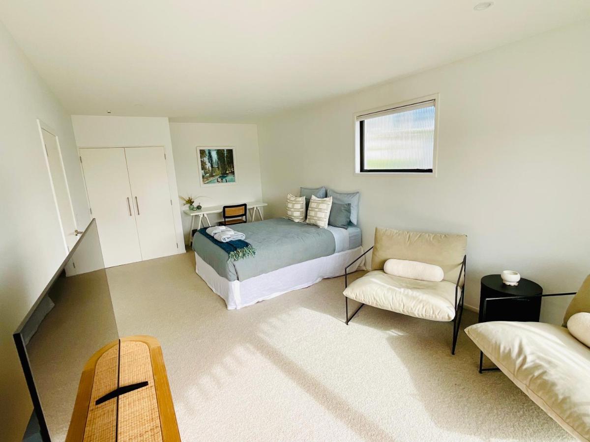 Deluxe Downtown Mount Maunganui Villa Luaran gambar