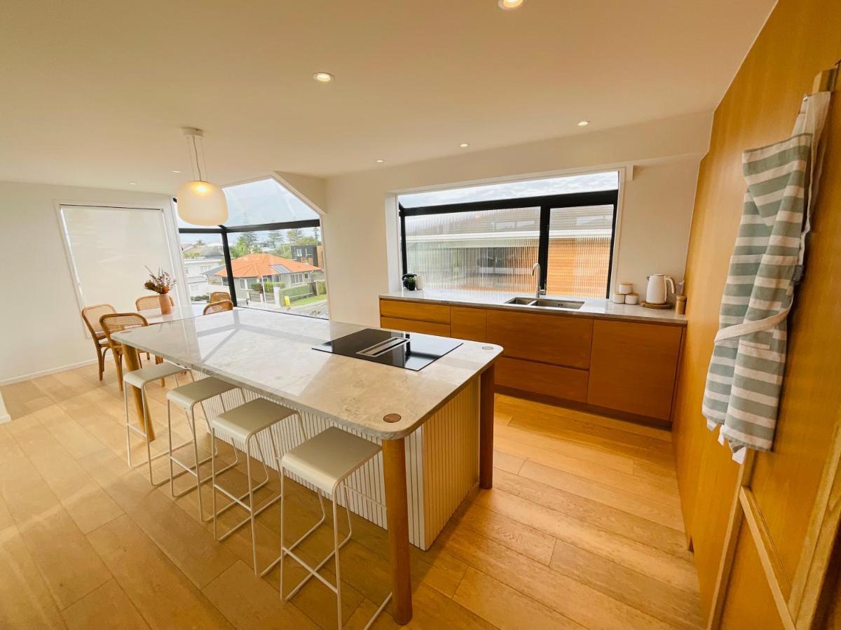 Deluxe Downtown Mount Maunganui Villa Luaran gambar