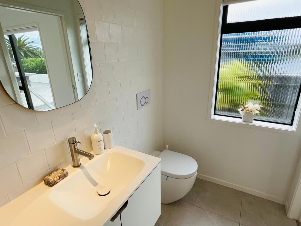 Deluxe Downtown Mount Maunganui Villa Luaran gambar