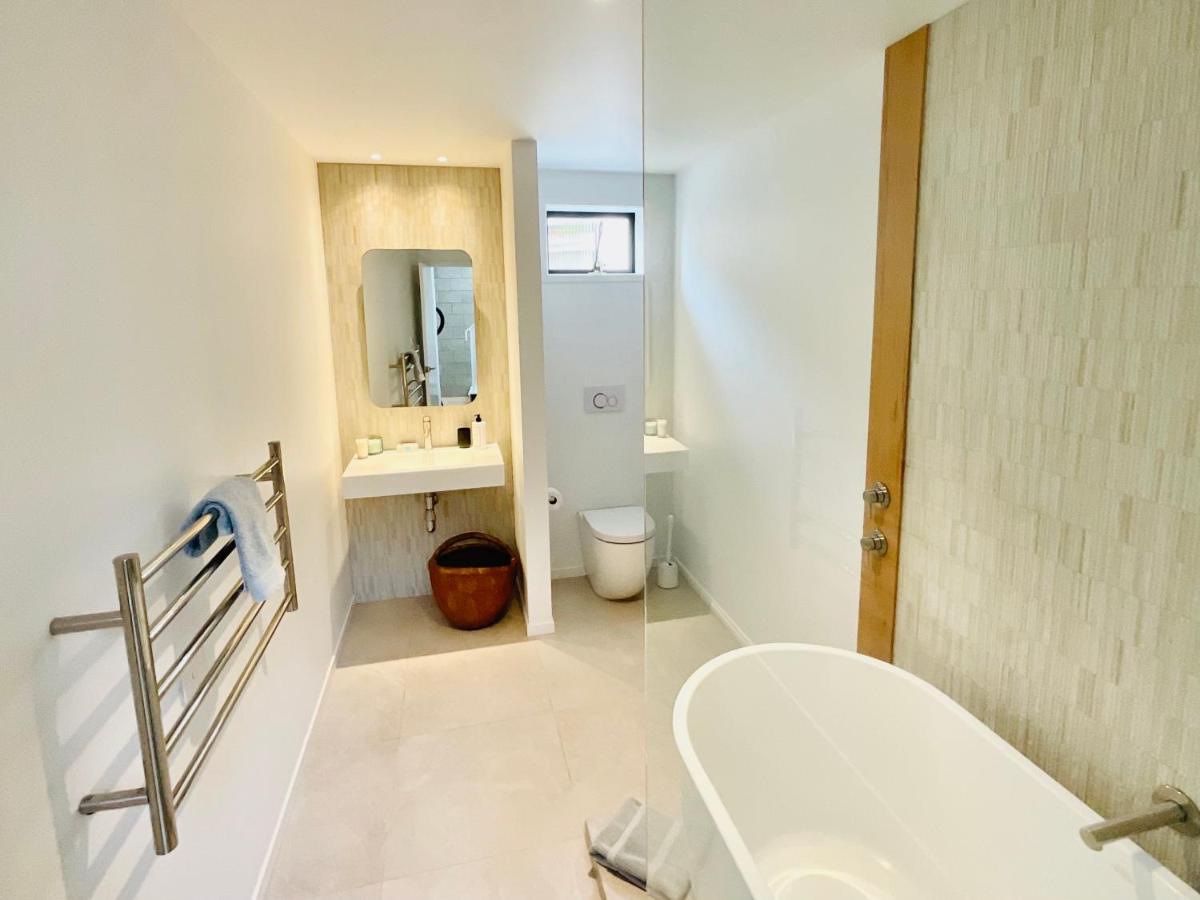 Deluxe Downtown Mount Maunganui Villa Luaran gambar